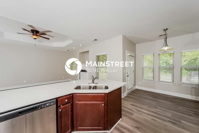 420 Roanoke St - Photo 4 of 16