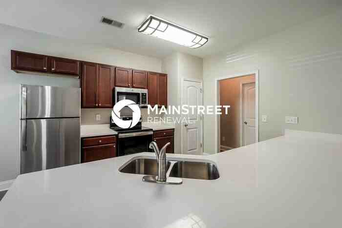 420 Roanoke St - Photo 5 of 16