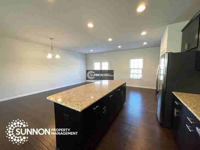 2002 Sage Park Dr - Photo 4 of 15