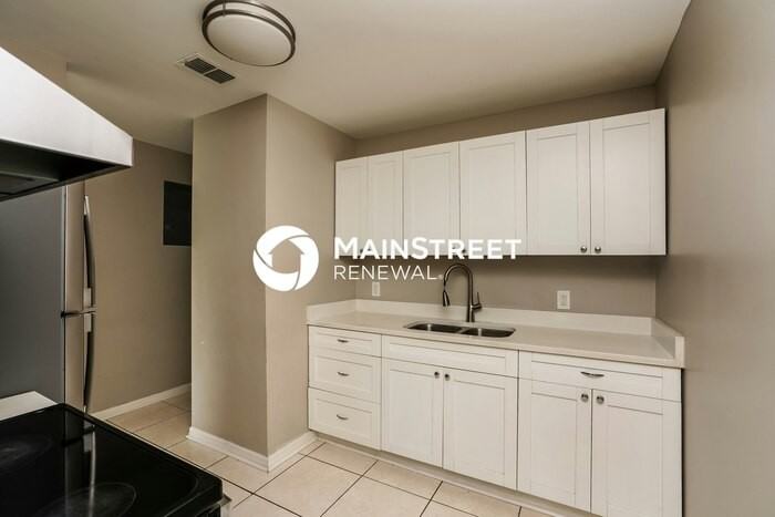 5318 E 18th Ave - Photo 5 of 15