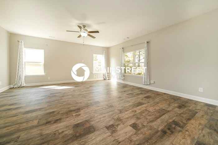 453 Lake Ridge Ln - Photo 2 of 15