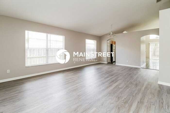 13852 Valleybrooke Ln - Photo 3 of 16