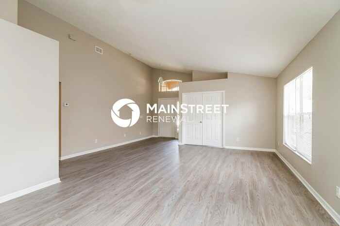 13852 Valleybrooke Ln - Photo 5 of 16
