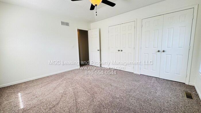 5913 Ne 42nd St - Photo 7 of 17