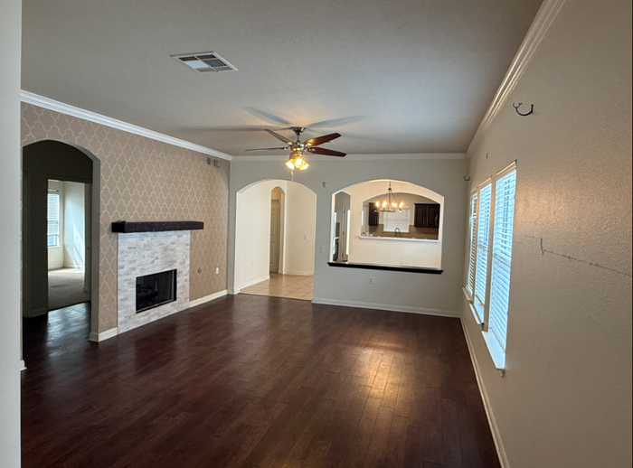 7513 S Glenn St - Photo 2 of 11