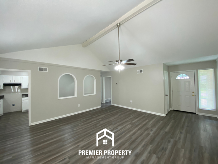 4035 Hitchcock St - Photo 2 of 18