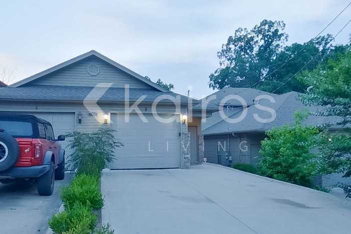 1916 Perry St #B - Photo 2 of 24