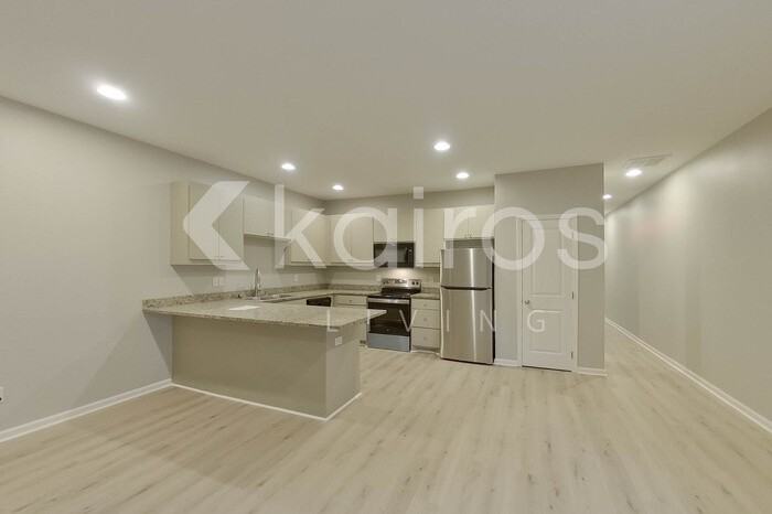 1916 Perry St #B - Photo 5 of 24
