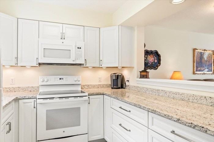 181 Riverside Townhouses Rd #181 - Photo 3 of 10