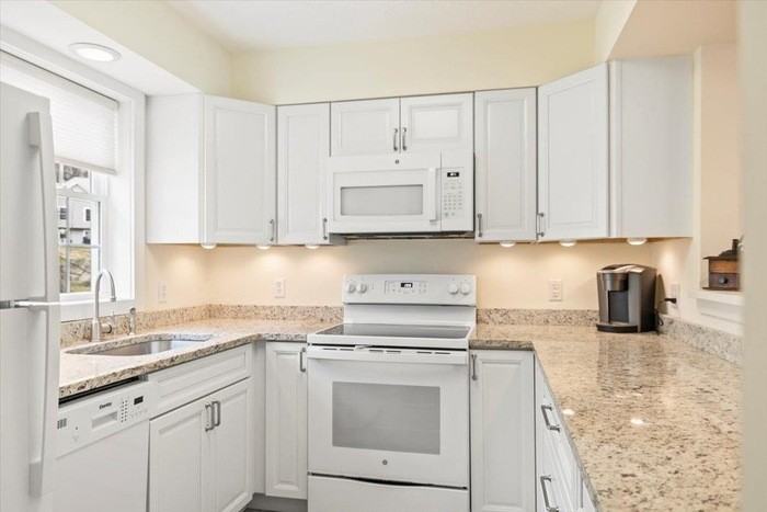 181 Riverside Townhouses Rd #181 - Photo 4 of 10