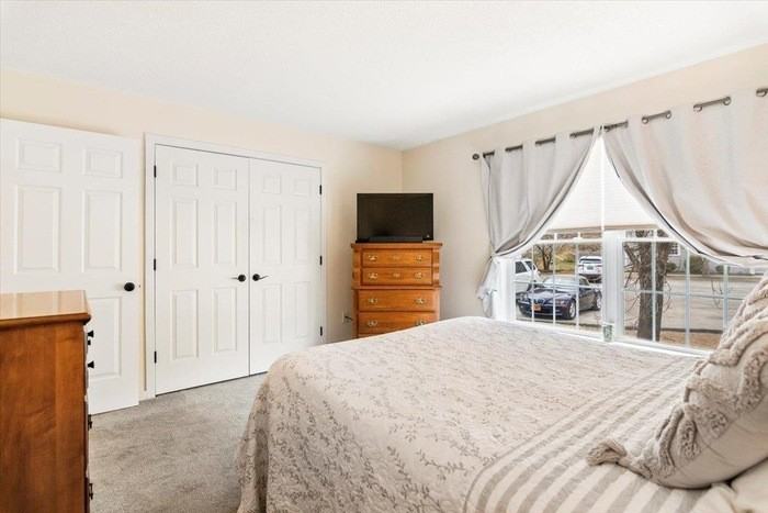 181 Riverside Townhouses Rd #181 - Photo 5 of 10