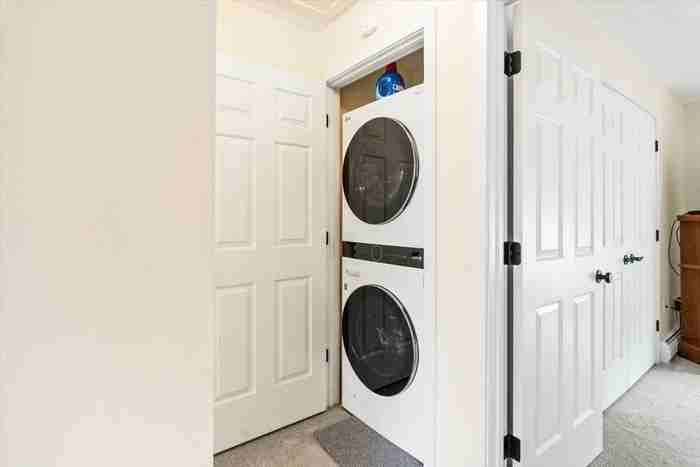 181 Riverside Townhouses Rd #181 - Photo 7 of 10