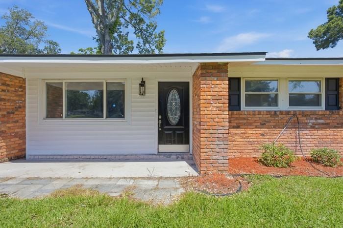 12433 Deerfield Rd - Photo 3 of 36
