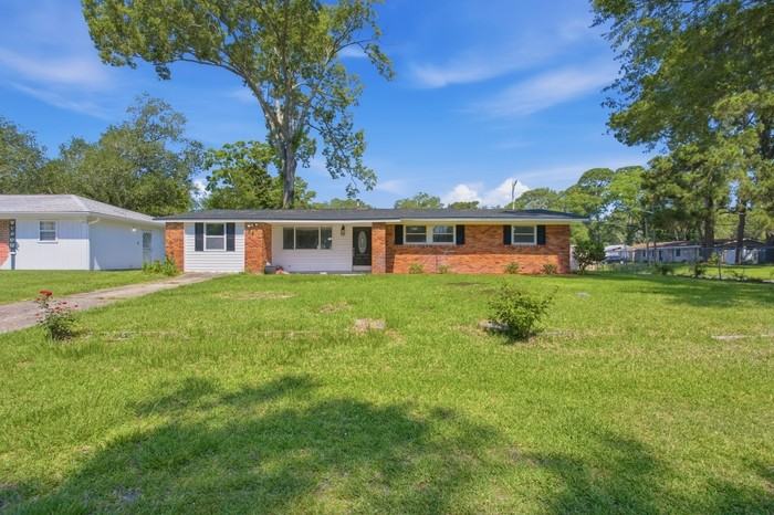 12433 Deerfield Rd - Photo 5 of 36