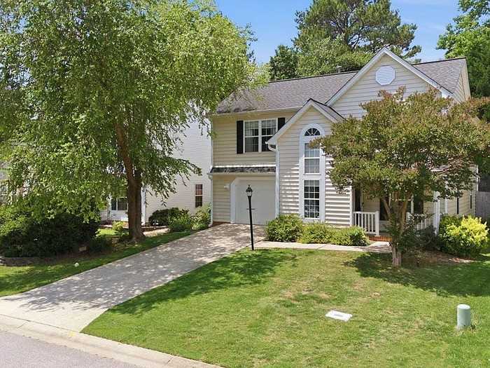 304 Stone Hedge Ct - Photo 3 of 34
