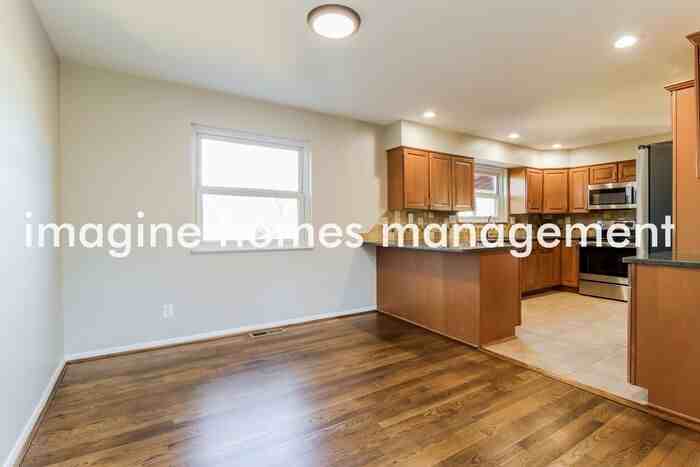 1557 Citadel Pl - Photo 6 of 18