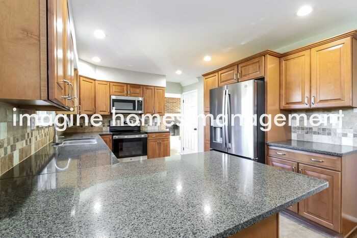 1557 Citadel Pl - Photo 7 of 18