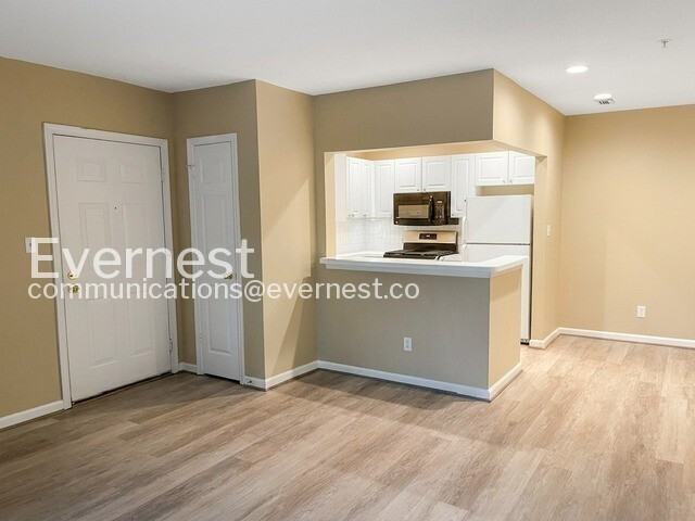 20283 Beechwood Ter #201 - Photo 4 of 21