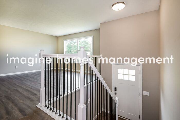 7881 Driftwood Dr - Photo 4 of 19