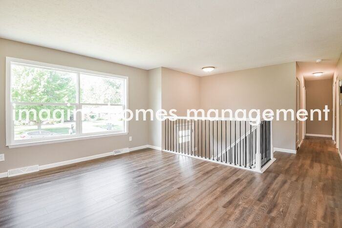 7881 Driftwood Dr - Photo 5 of 19
