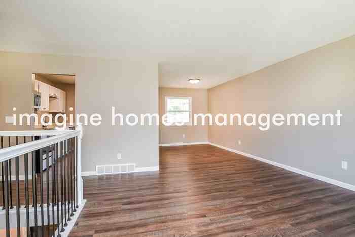 7881 Driftwood Dr - Photo 6 of 19
