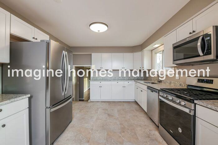6595 Edgemoor Ave - Photo 4 of 16