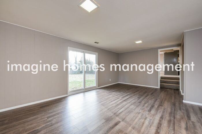 6595 Edgemoor Ave - Photo 5 of 16