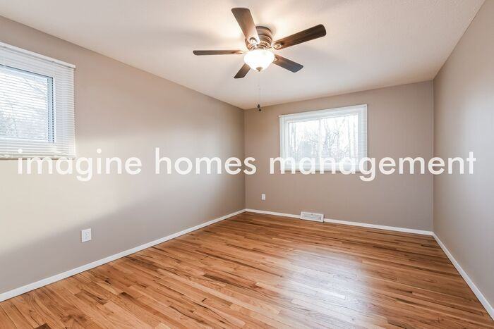 6595 Edgemoor Ave - Photo 7 of 16