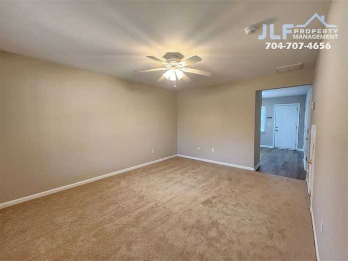 2504 S Ridge Ave - Photo 3 of 14