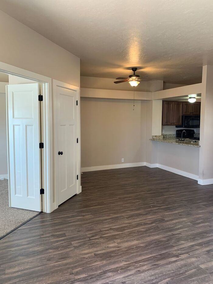 1247 E Vine Gate Dr #75 - Photo 2 of 32