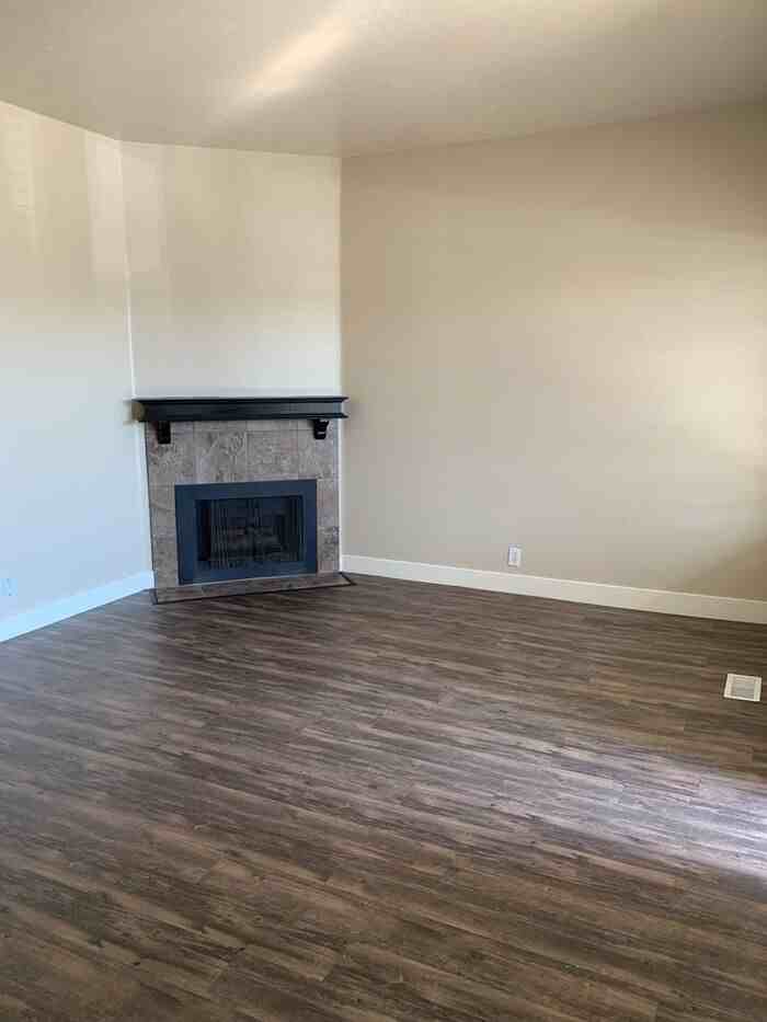 1247 E Vine Gate Dr #75 - Photo 3 of 32