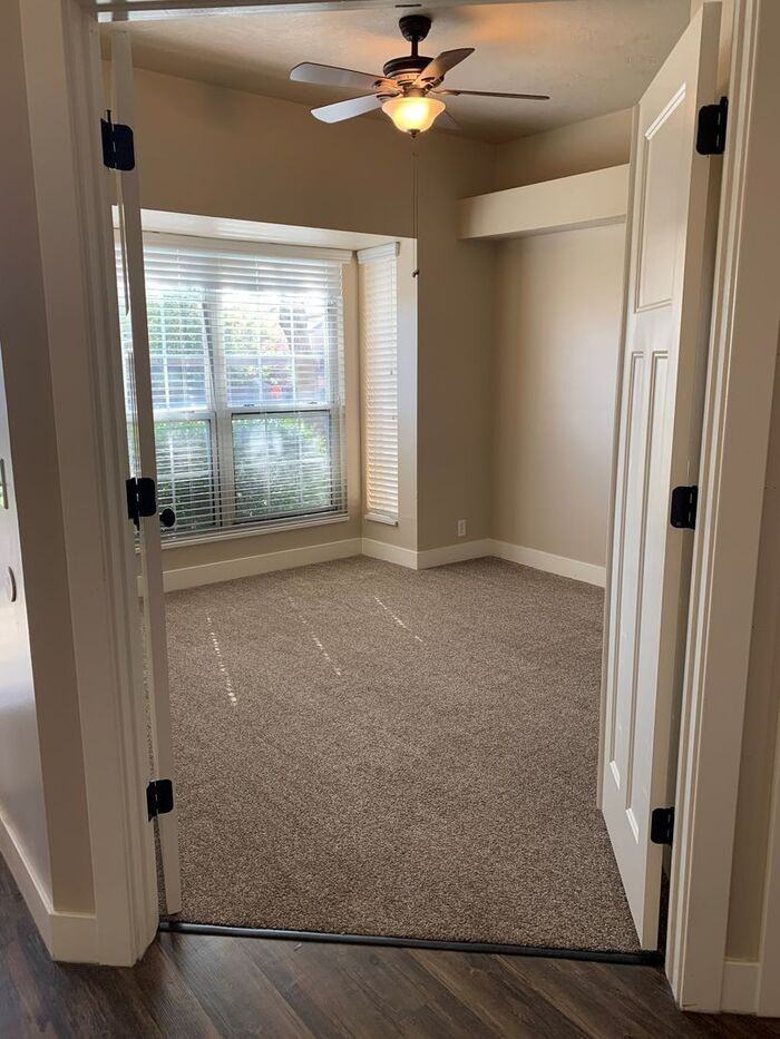 1247 E Vine Gate Dr #75 - Photo 5 of 32