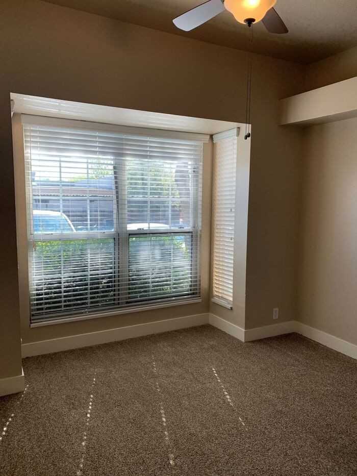 1247 E Vine Gate Dr #75 - Photo 6 of 32