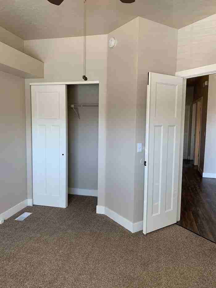 1247 E Vine Gate Dr #75 - Photo 7 of 32