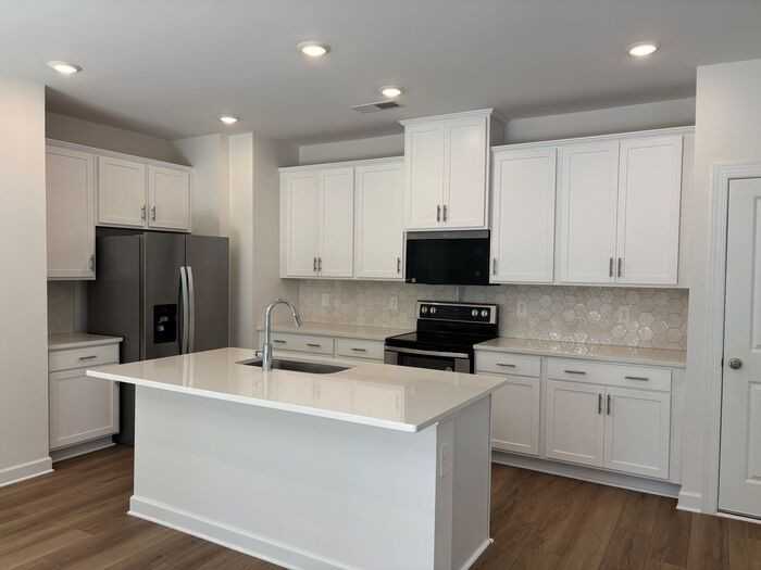 424 Luna Ln - Photo 2 of 38