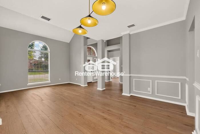 619 Ridgemont Dr - Photo 7 of 46