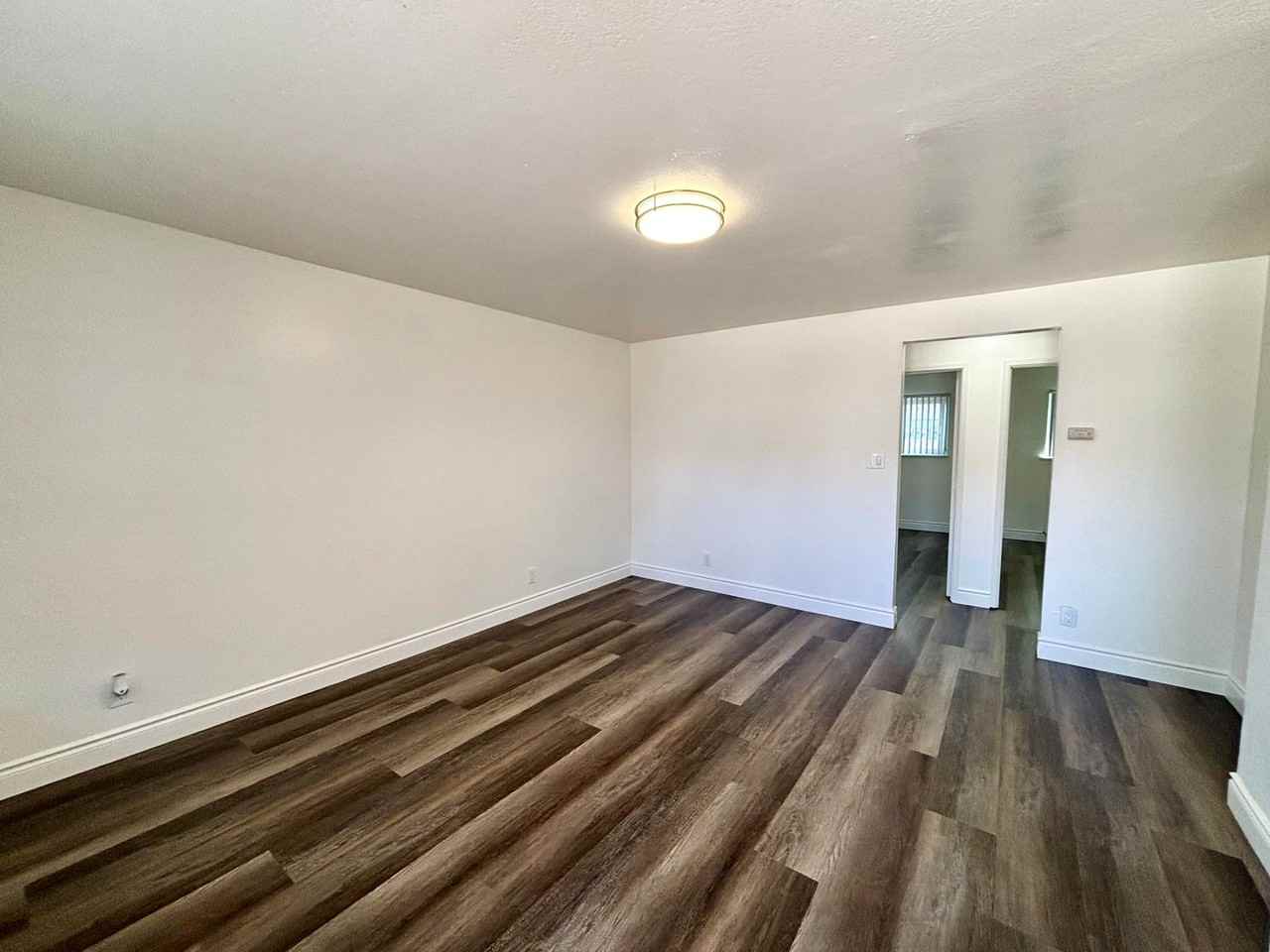 1530/40 Kentwood Apartments - Photo 7 of 8
