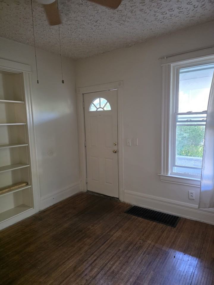 220 Glenwood Ave #1 - Photo 2 of 15