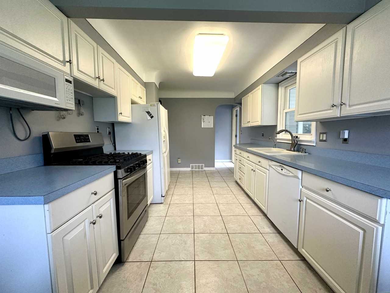 1034 Evanston Dr #NA - Photo 2 of 16