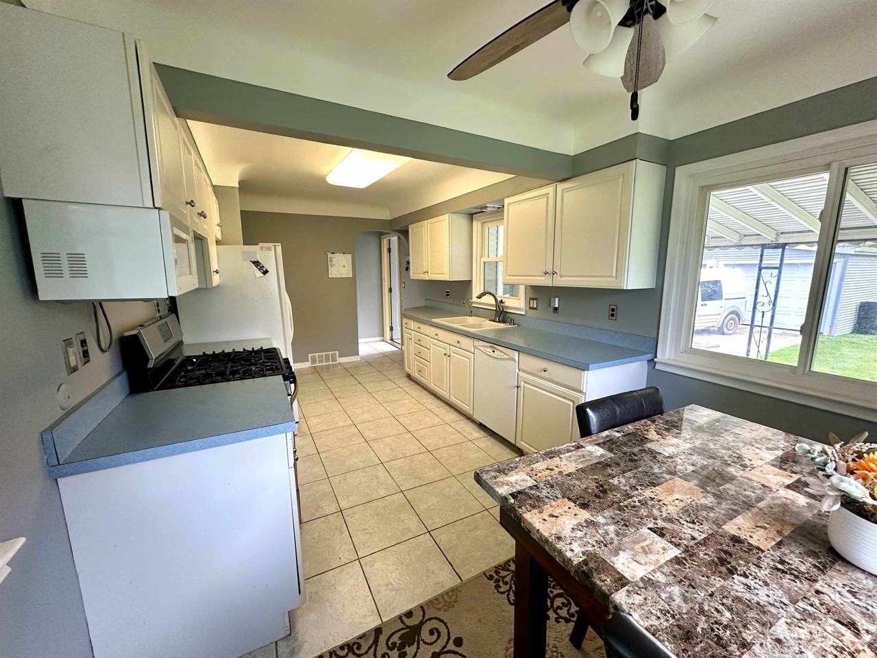 1034 Evanston Dr #NA - Photo 3 of 16