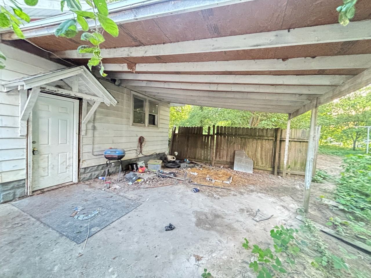 108 E Shipping St #NA - Photo 2 of 20