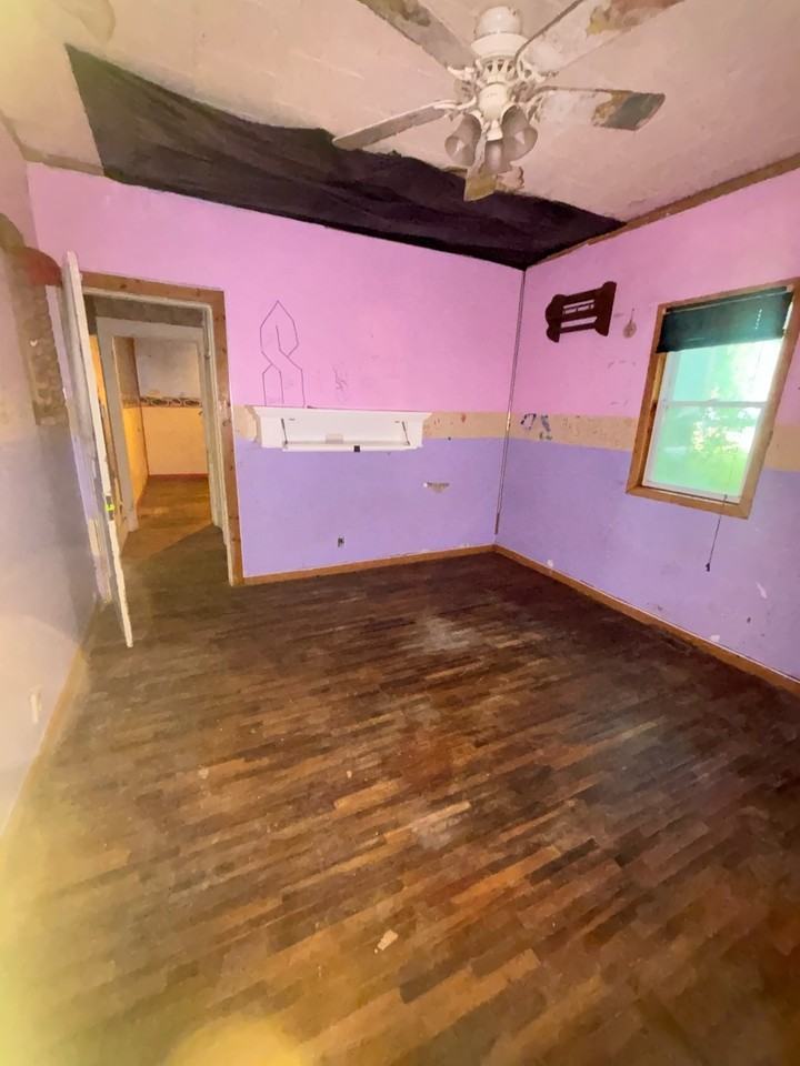 108 E Shipping St #NA - Photo 6 of 20