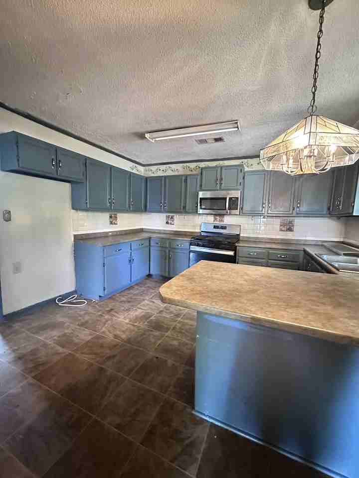 646 Keystone St #NA - Photo 2 of 6