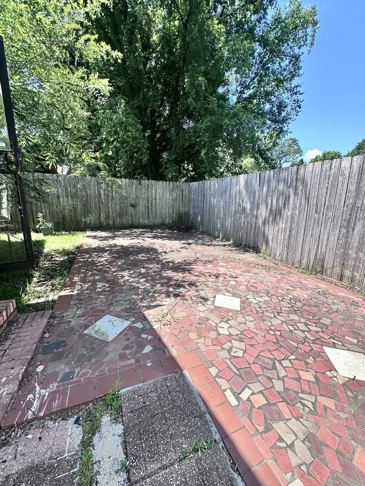 646 Keystone St #NA - Photo 6 of 6