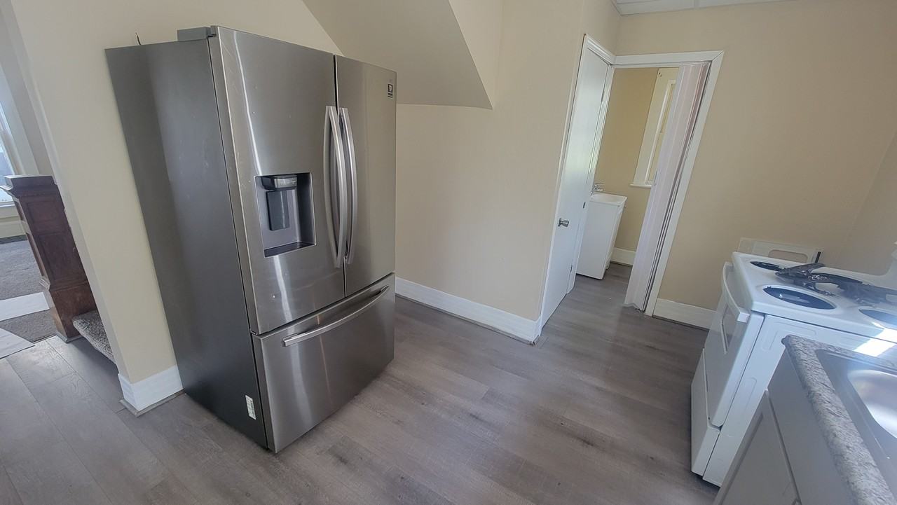 699 Noble Ave #NA - Photo 5 of 17