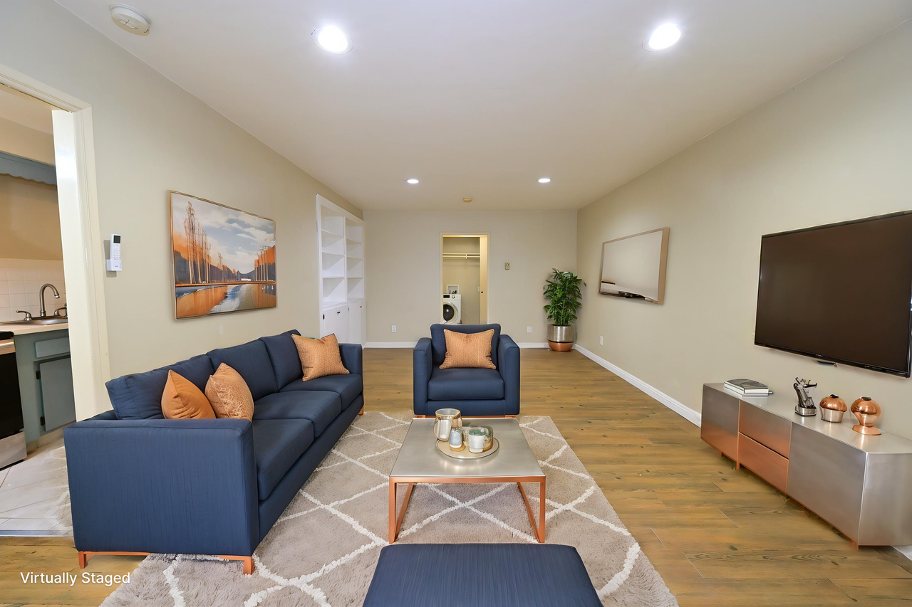 1715 S 5th St #D - Photo 4 of 31