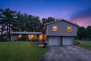 featured image of 10 Brompton Cir #10