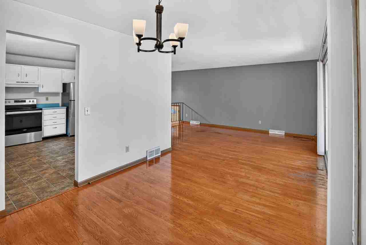 10 Brompton Cir #10 - Photo 6 of 37