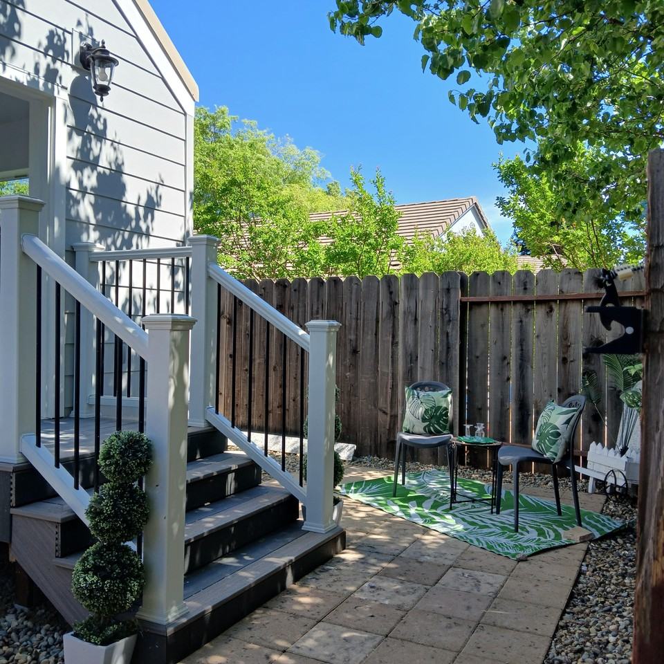 3438 El Camino Way #B - Photo 2 of 8