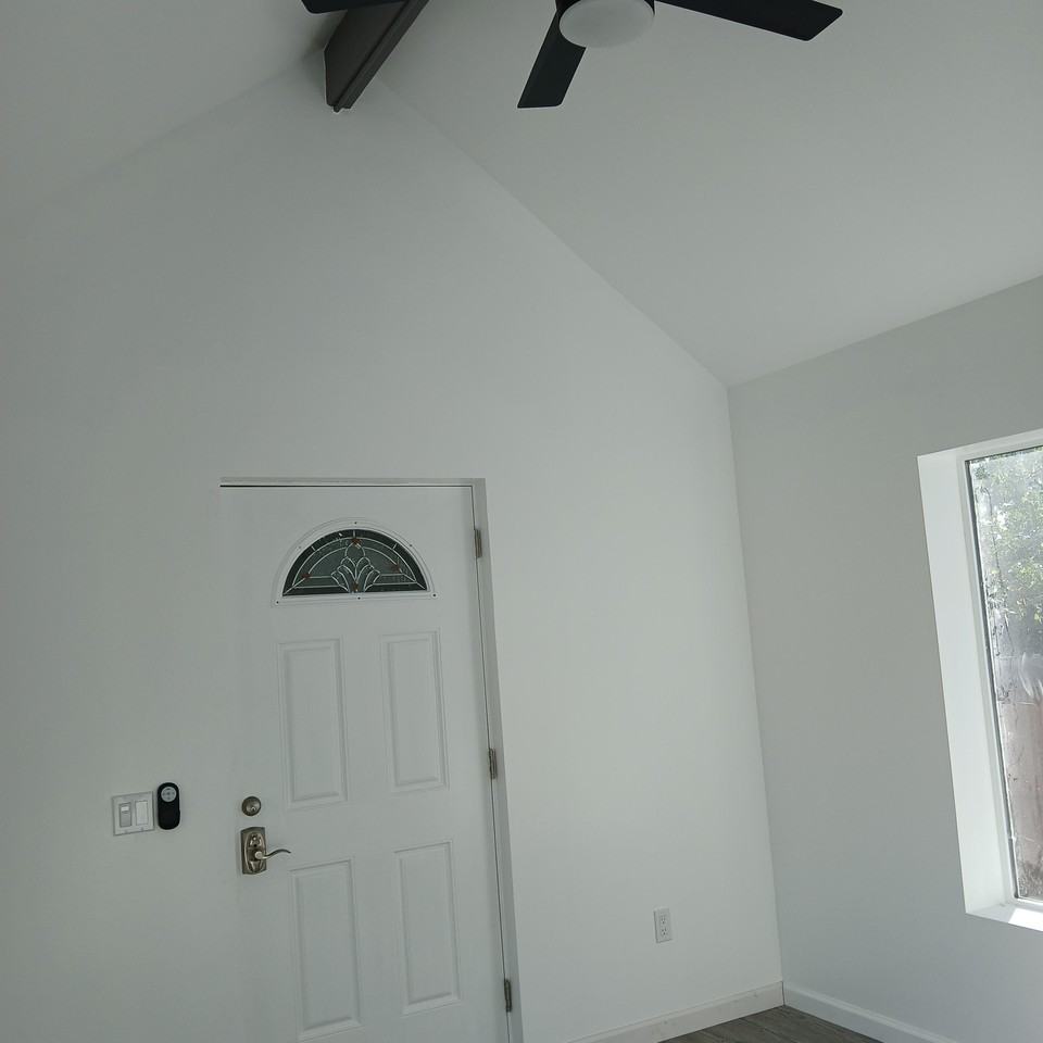 3438 El Camino Way #B - Photo 3 of 8